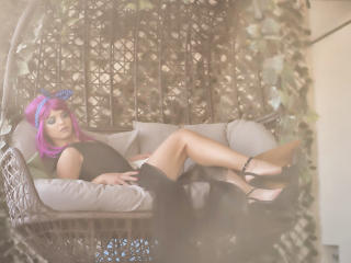 InnocentBela - Show en direct avec une Fabuleuse jeune model hot européenne sur le site Xlovecam.com 