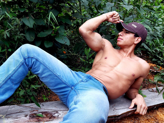 MikeHask - сексуальная веб-камера в реальном времени - 6971349