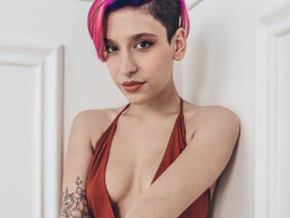 AngellinaSinner - Show porn avec cette éclatante jeune nana hot aux cheveux roux sur le service X Love Cam 