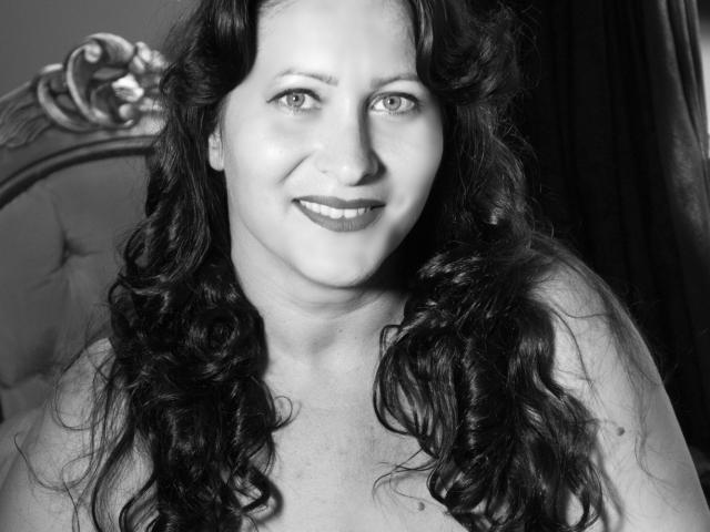 HairySonia - Webcam nude with a hairy genital area Exciting mature 