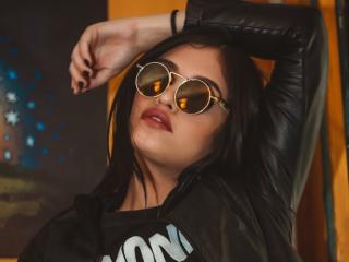 ValerieGrace - Chat live hot with this charcoal hair Sexy lady 