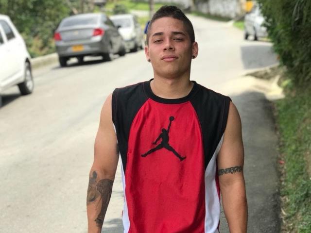 ApoloTux - Sexe cam en vivo - 7003304