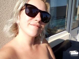 RimmaAndLena - Chat cam porn avec une Lesbienne blanche  