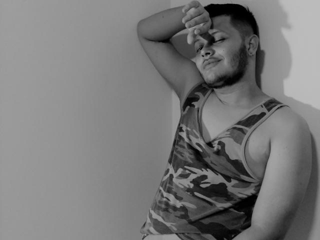 TravisFerrec - Live sex cam - 7014541