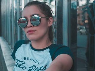 AnnieRobertss - Chat exciting with a shaved genital area Sex girl 