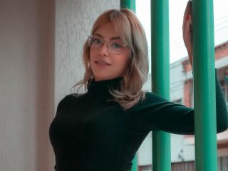 MiaHoty - Chat live hard with this latin american Exciting young and sexy lady 