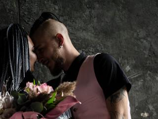 Leesmoke - Live porn with this European Female and male couple 