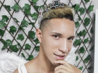 AngeloCassanova - Webcam sexy avec un Homo avec le sexe totalement rasé  