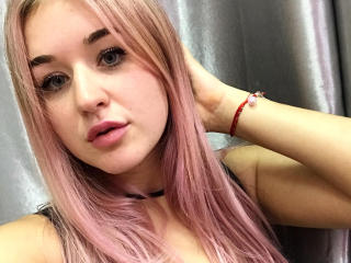 LottieL - Live cam xXx with a shaved private part Hot college hottie 