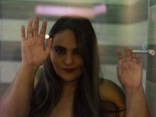 EmmaRosel - Chat live sex avec une Resplendissante jeune canon hot à la chatte poilue sur Xlovecam 