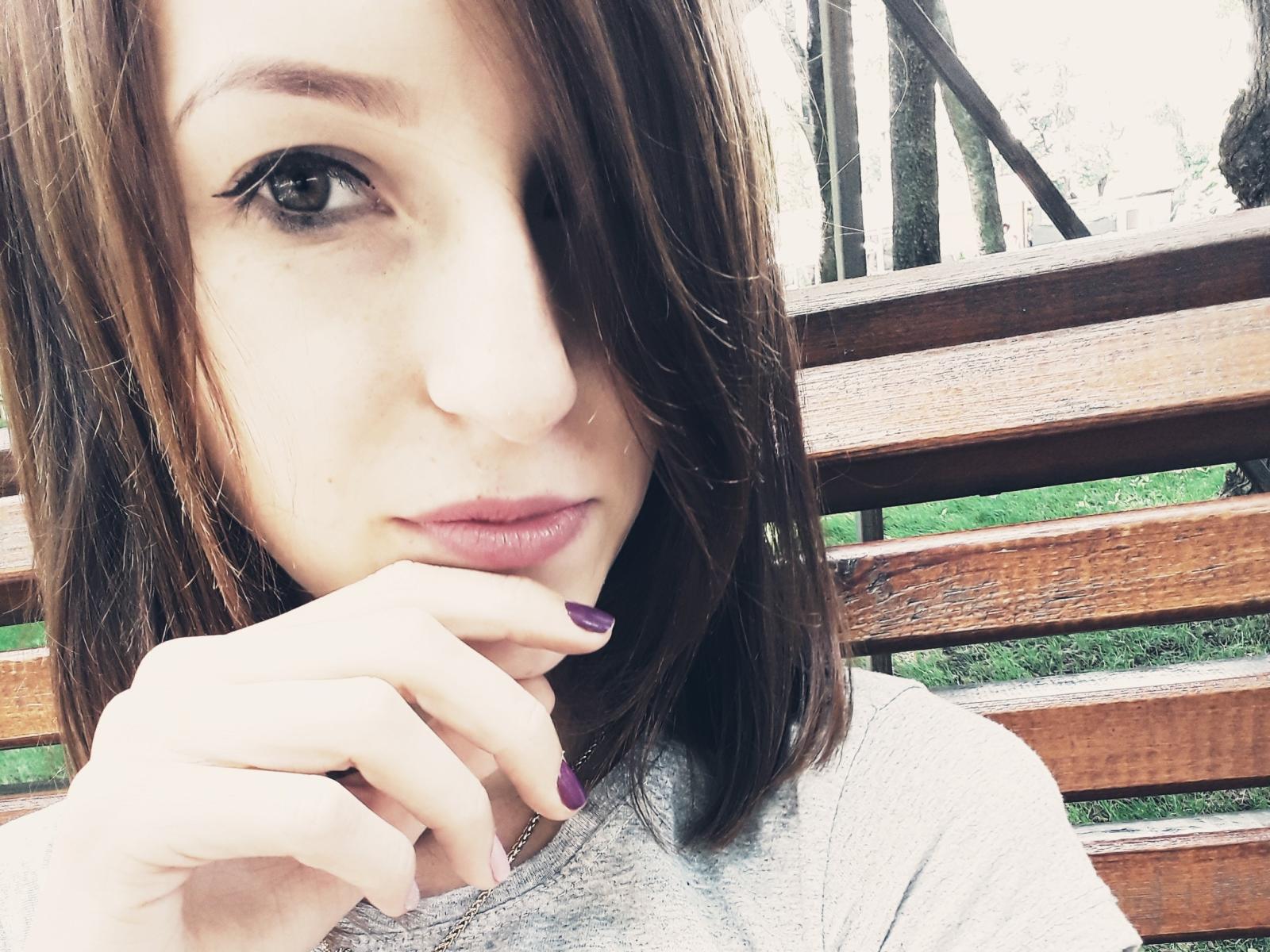 AlicexCandy - Webcam live hard with a shaved vagina Exciting teen 18+ 