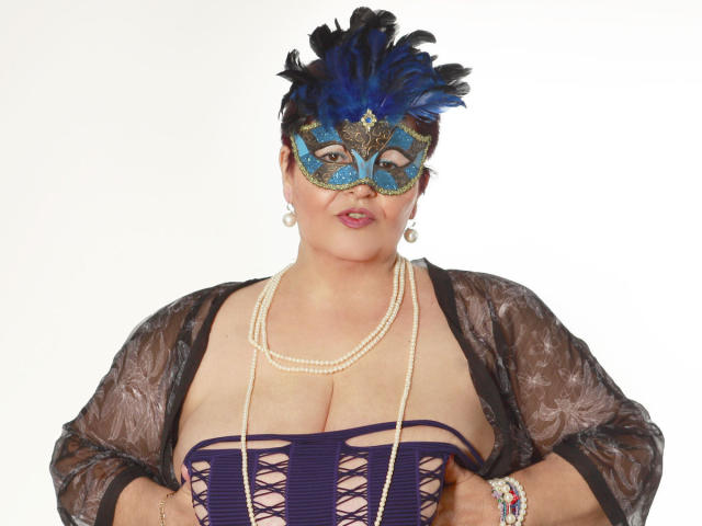 QueenMargot - Live hot with a voluptuous woman Hot mom 