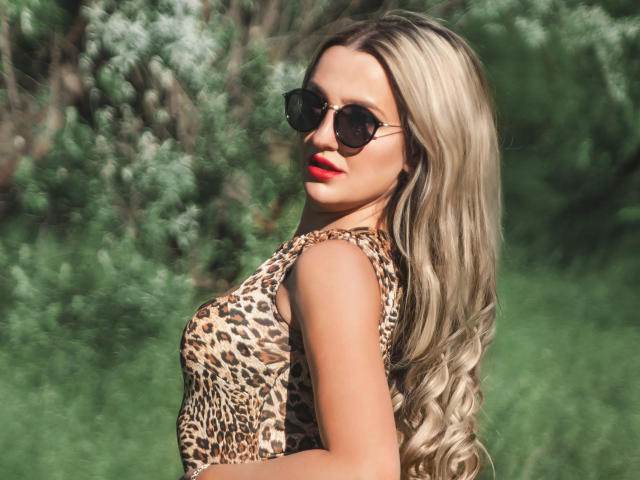 Alienannushka - Live sex cam - 7079258