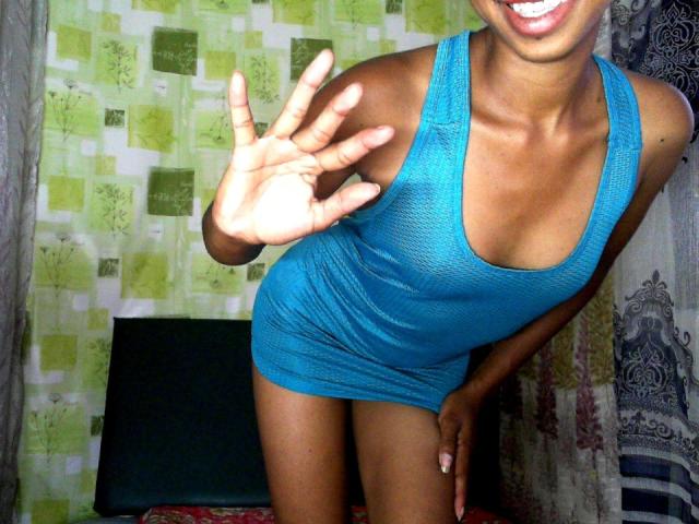 KuttyLove - Webcam live nude with this Hard college hottie 