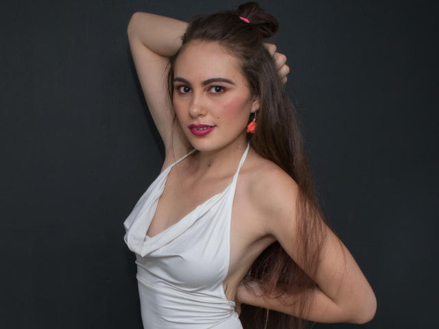 MatildeHot - Chat live nude with this latin american Sexy teen 18+ 