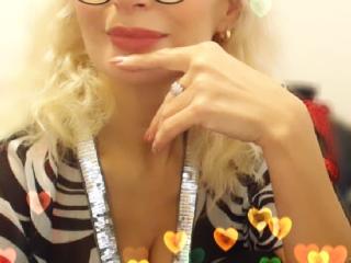 SexyNancyDixie - online show sexy with this light-haired Sexy mother 