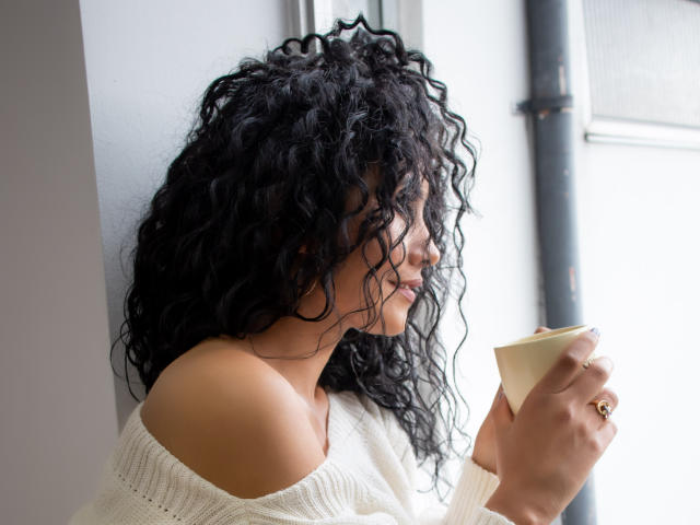 CanelaLeBranc - Live cam intime avec cette éblouissante beauté hot avec une chatte poilue  