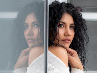 CanelaLeBranc - Chat intime avec cette demoiselle french sexy latinas sur le site Xlove 