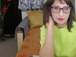 WillingAlanna - online show sexy with a regular chest size Hard MILF 