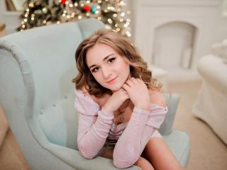 BeataBrook - chat online hot with this gold hair Nude babe 
