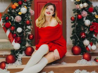 MelanieEvans - Chat live porn with a well built Sexy 18+ teen woman 