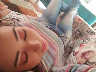 PauliinaKorss - Show live sexy with this shaved pubis Hot girl 