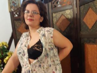 AnnaFun - Web cam sex avec cette Femme anatomie de rêve sur le site XloveCam 
