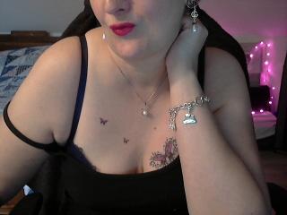 SofiexHot - Live cam hot with this shaved intimate parts Lady 