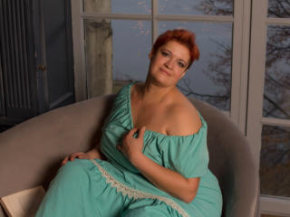 MiaDouce - Live chat sex avec une Jeune femme avec des beaux nichons sur X Love Cam 