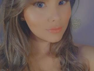 Vaneshia69 - Live chat hot with a European Hard young lady 