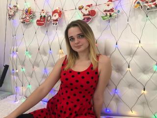DonnaBee - Webcam live hard with a hairy vagina Sexy girl 