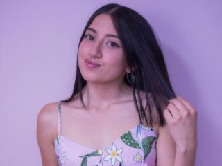 EimySwan - Chat live xXx with this gaunt Porn young and sexy lady 