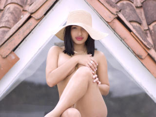 Sharlotthe - Web cam intime avec une Sacrée maîtresse hot sans grosse poitrine sur la plateforme Xlovecam 