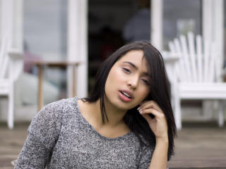 Sharlotthe - Chat cam porn avec une Sacrée créature de rêve française relativementmaigre sur la plateforme X Love Cam 