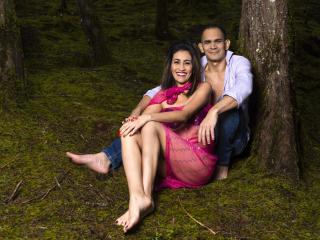 KlooyXSilver - chat online hard with a latin Female and male couple 