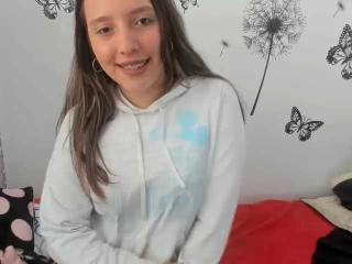 VanelopeXX - Live porn avec une Jeune femme avec des cheveux châtain sur la plateforme Xlovecam 