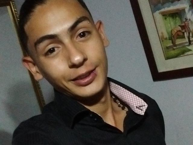 AlexanderBlake - Sexe cam en vivo - 7186268