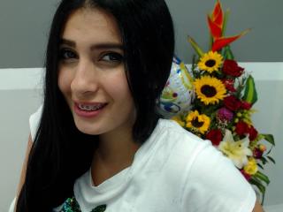 GineBourne - Chat live sexy with a latin american Sex babe 