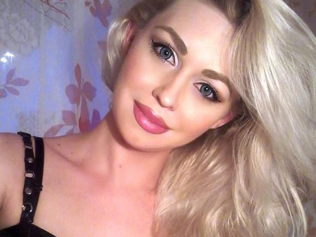 CrownErine - Live porn &amp; sex cam - 7562988