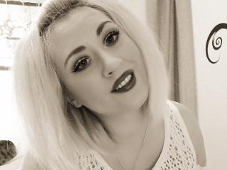BooBella - Live chat xXx avec une Fabuleuse jeune nana française sexy épilée sur Xlovecam.com 