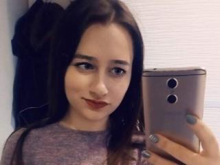 FireLouisa - Show live nude with this Hard babe with a standard breast 