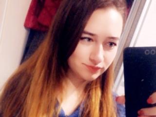 FireLouisa - Webcam live sexy avec une Incroyable jeune camgirl french en chaleur brune  