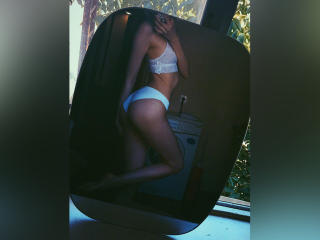 HannahSai - Live cam exciting with this golden hair Exciting babe 