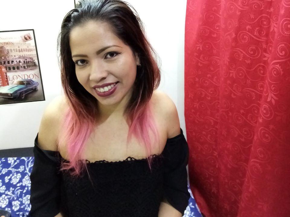XXsexyLove - Chat live nude with this latin american Sex teen 18+ 