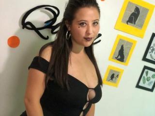 HarleyHot - Cam sexy with a latin american X 18+ teen woman 