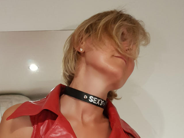 EroticaXEva - Chat sex with this blond Sexy lady 