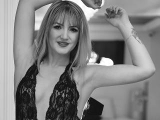 TynaHelenne - Live en direct avec cette Sensationnelle model hot aux cheveux dorés  