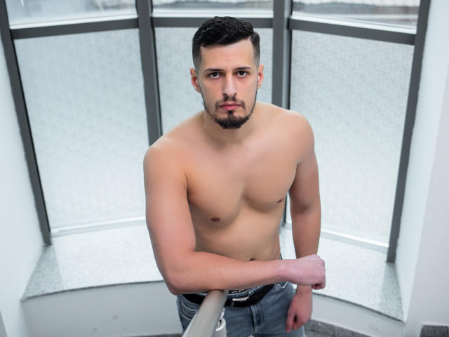 ToddClayton - Chat cam intime avec ce Homo ayant le sexe rasé sur Xlovecam 