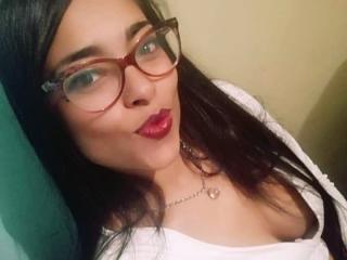 ScarlettMila - online chat sex with a latin Hot college hottie 