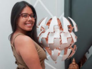 MelanieHudson - Live chat sexy avec une Admirable model française brune foncé sur la plateforme Xlove 